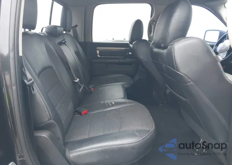 2018 Ram 1500 Night 4X4 5'7 Box z USA, uszkodzony, nr VIN 1C6RR7MT3JS122116